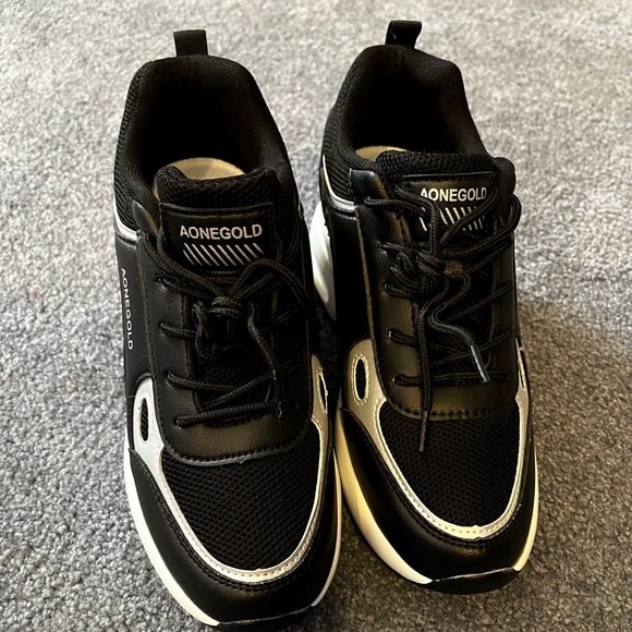 Sneakers black and white with edge size 7 - Picture 4 of 9